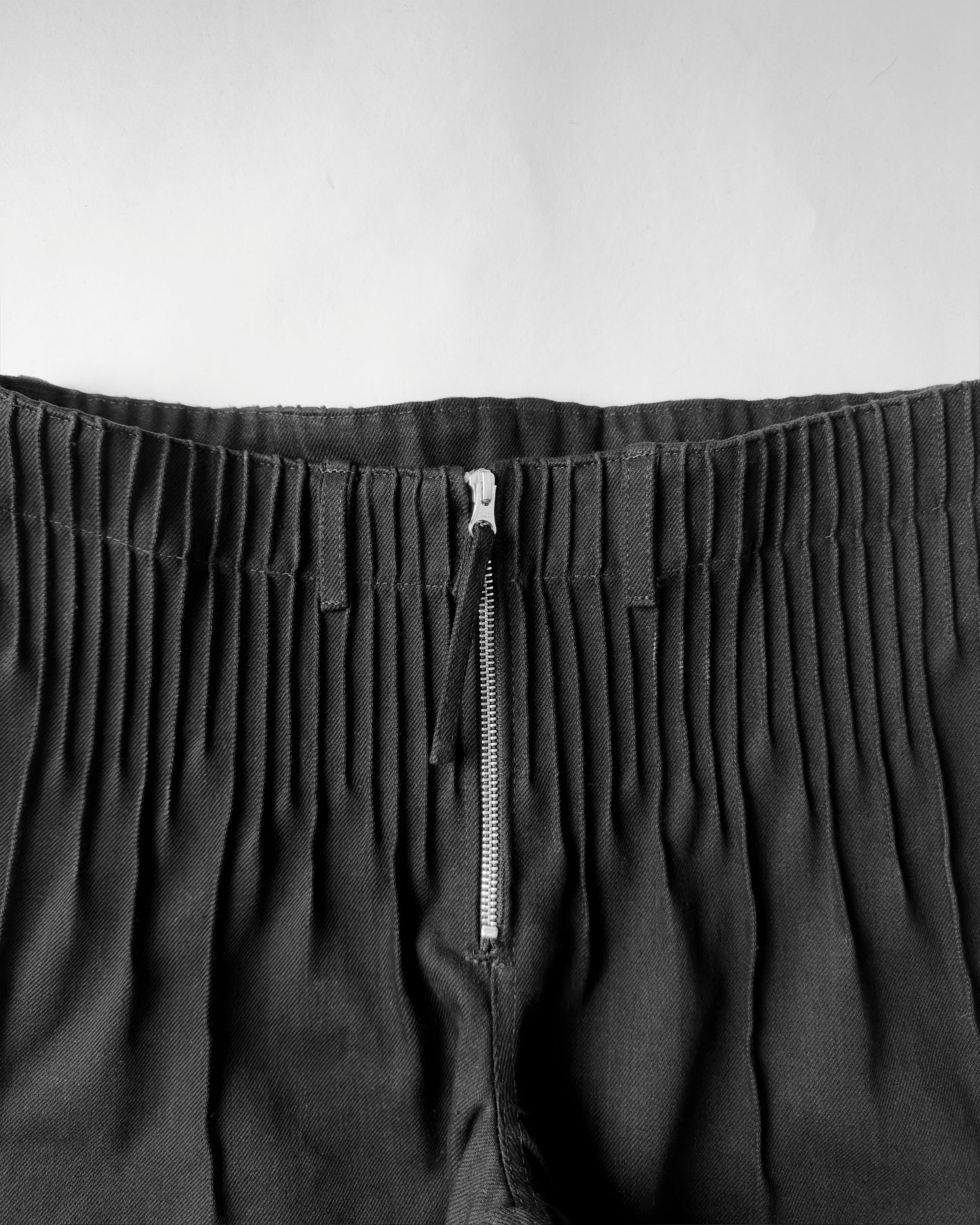 pleats black denim men