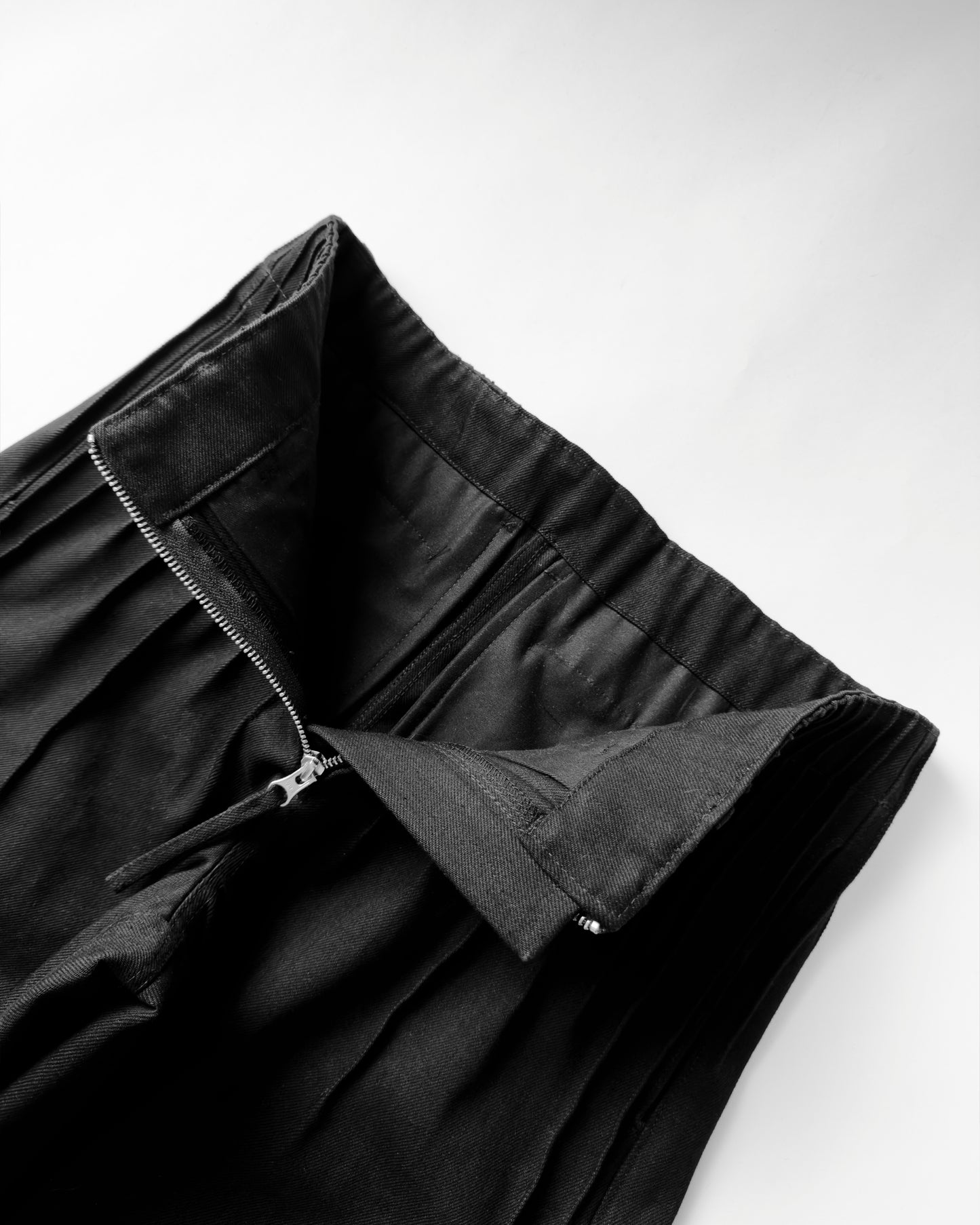 pleats black denim men
