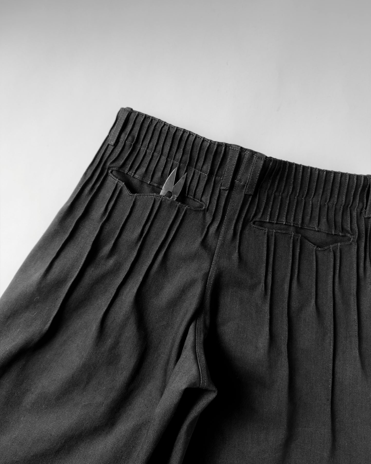 pleats black denim men