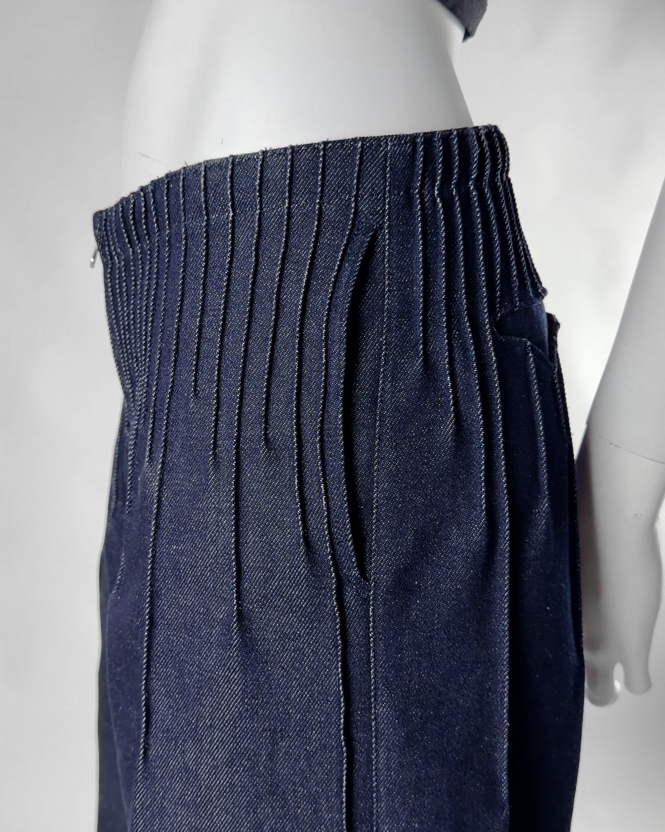 pleats denim