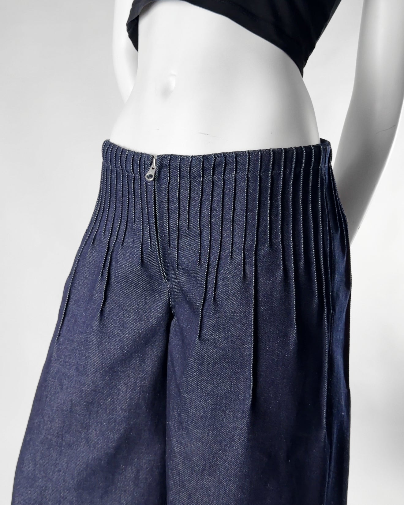 pleats denim